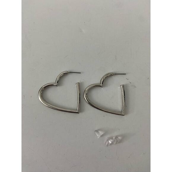 Heart hoop earrings silver tone - Picture 1 of 2